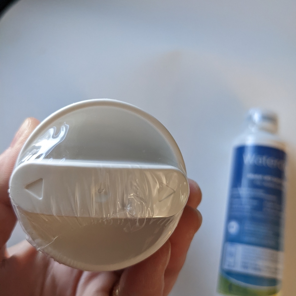 Two New Waterdrop DA29-00020B Refrigerator Water Filter, Replacement  - Picture 3 of 7